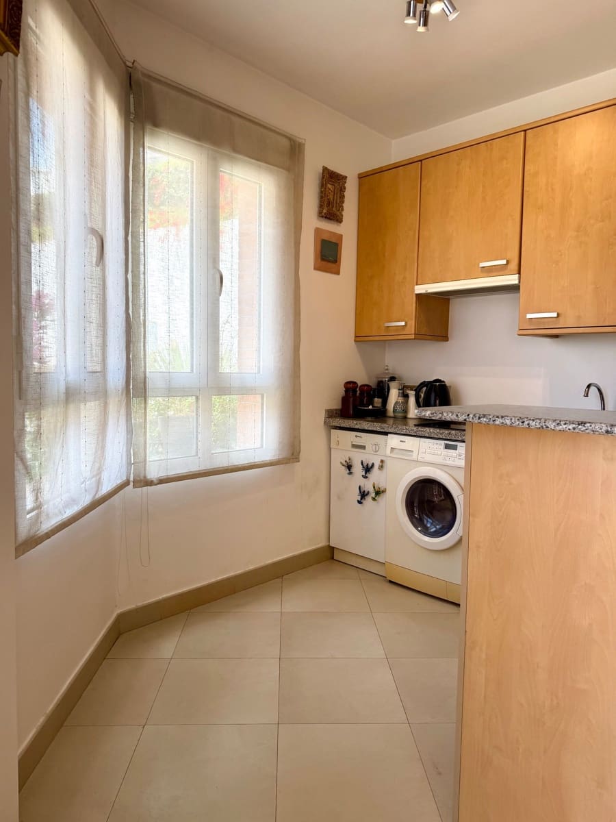 2 bedroom Apartment for sale in Benalmadena Costa with pool garage - € 299,500 (Ref: 9827446)