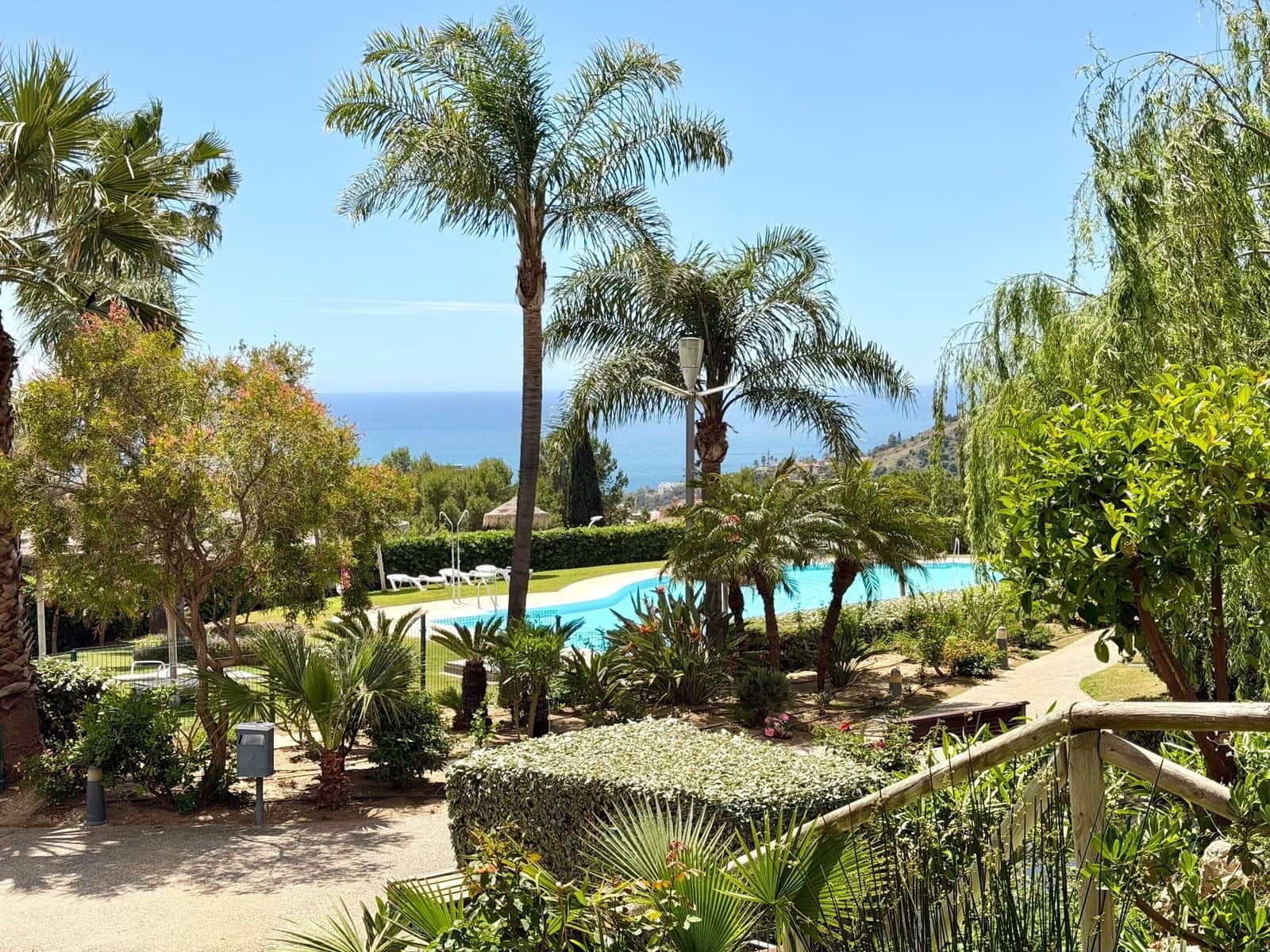2 bedroom Apartment for sale in Benalmadena Costa with pool garage - € 299,500 (Ref: 9827446)