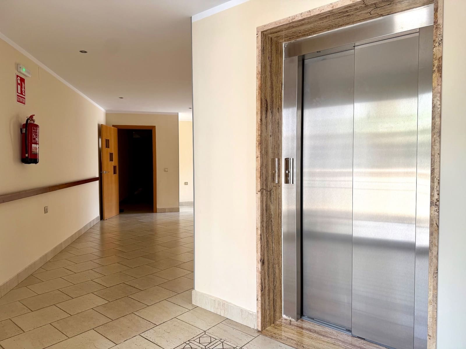 2 bedroom Apartment for sale in Benalmadena Costa with pool garage - € 299,500 (Ref: 9827446)