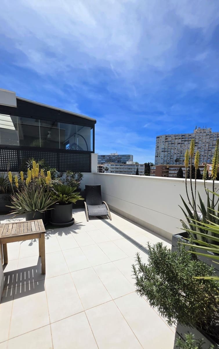 Ático de 3 habitaciones en Torremolinos en venta con piscina garaje - 890.000 € (Ref: 9827451)
