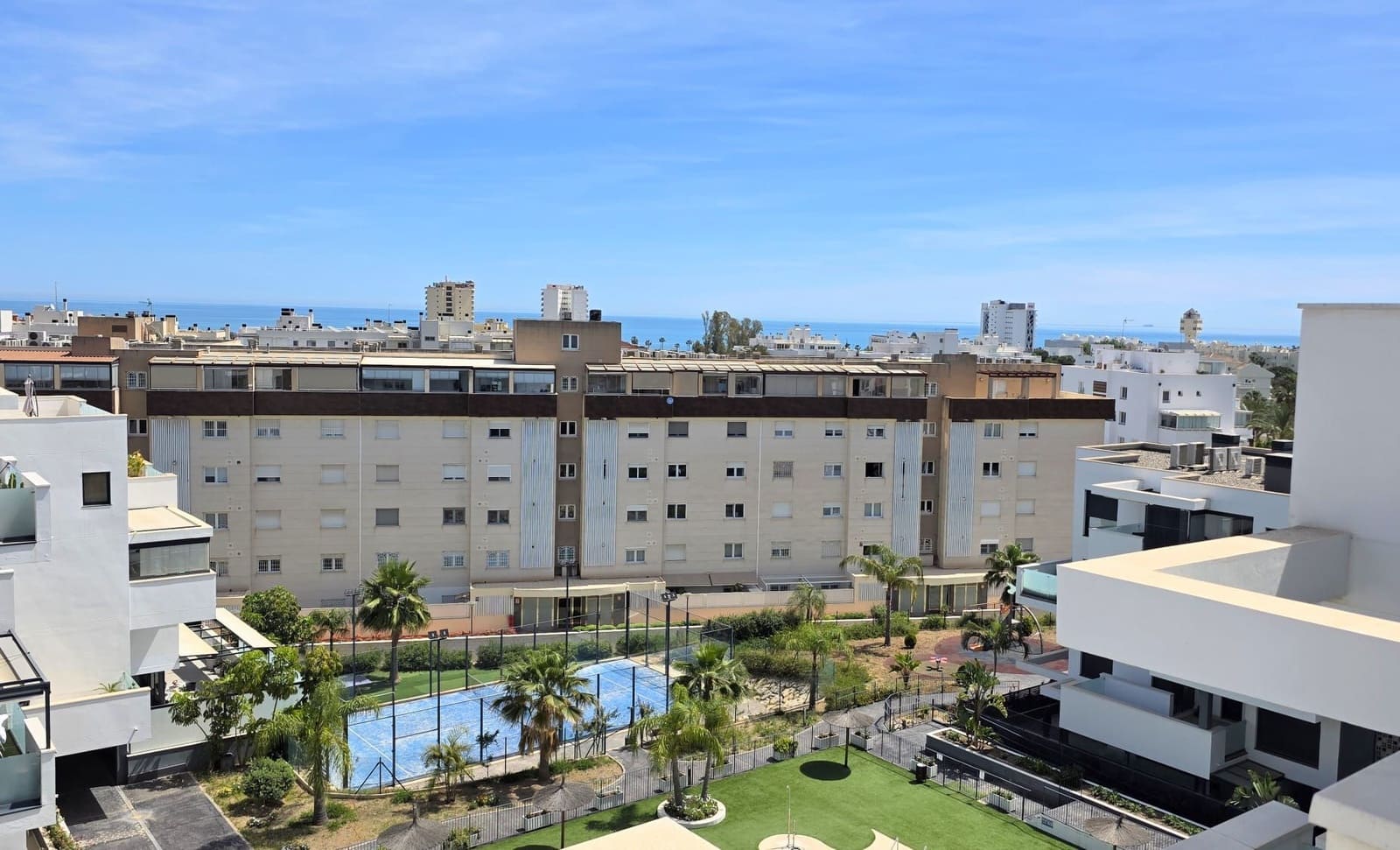 Ático de 3 habitaciones en Torremolinos en venta con piscina garaje - 890.000 € (Ref: 9827451)