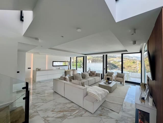 4 bedroom Villa for sale in La Cala Golf - Lagar Martell, Mijas with pool garage - € 945,000 (Ref: 9827452)
