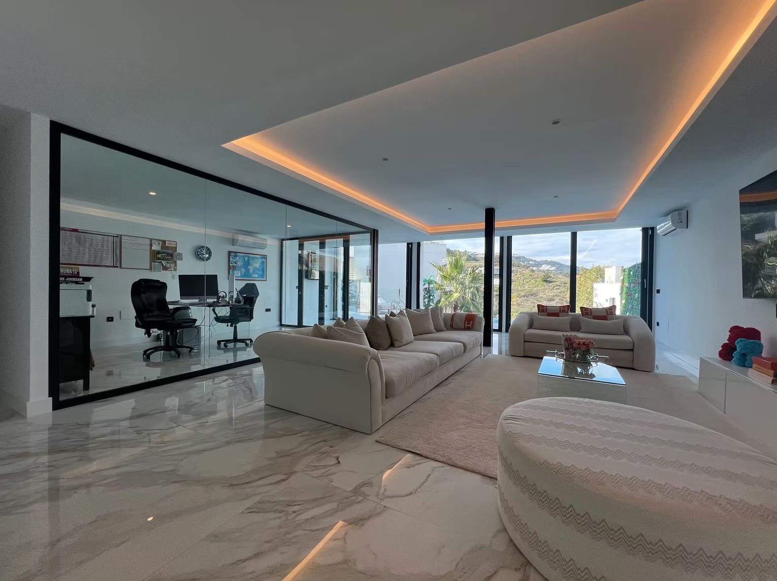 4 bedroom Villa for sale in Mijas with pool garage - € 945,000 (Ref: 9827452)