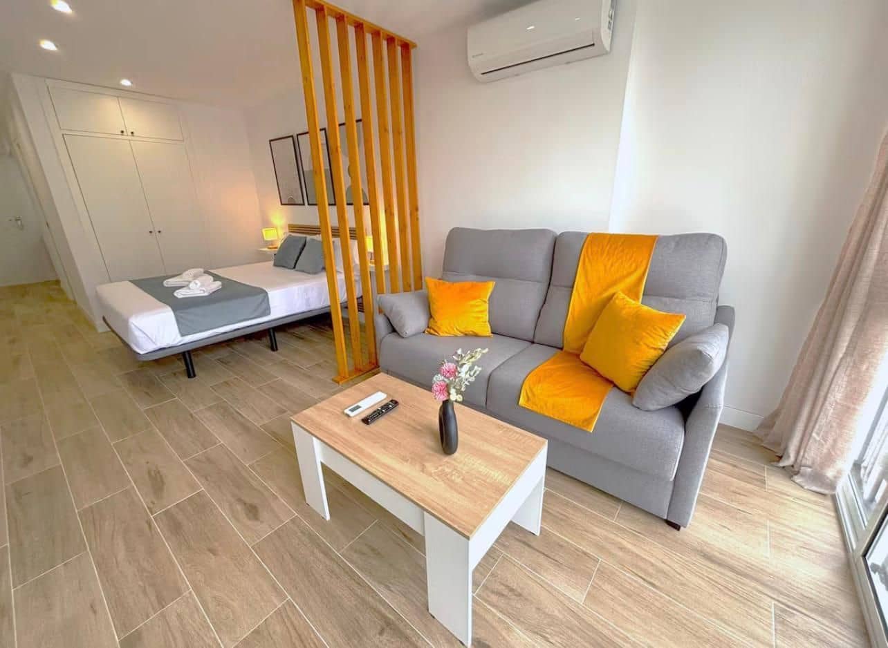 Studio for sale in Torremolinos - € 250,000 (Ref: 9827456)