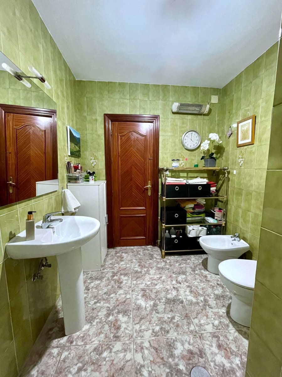 3 bedroom Flat for sale in Torremolinos - € 335,000 (Ref: 9827458)
