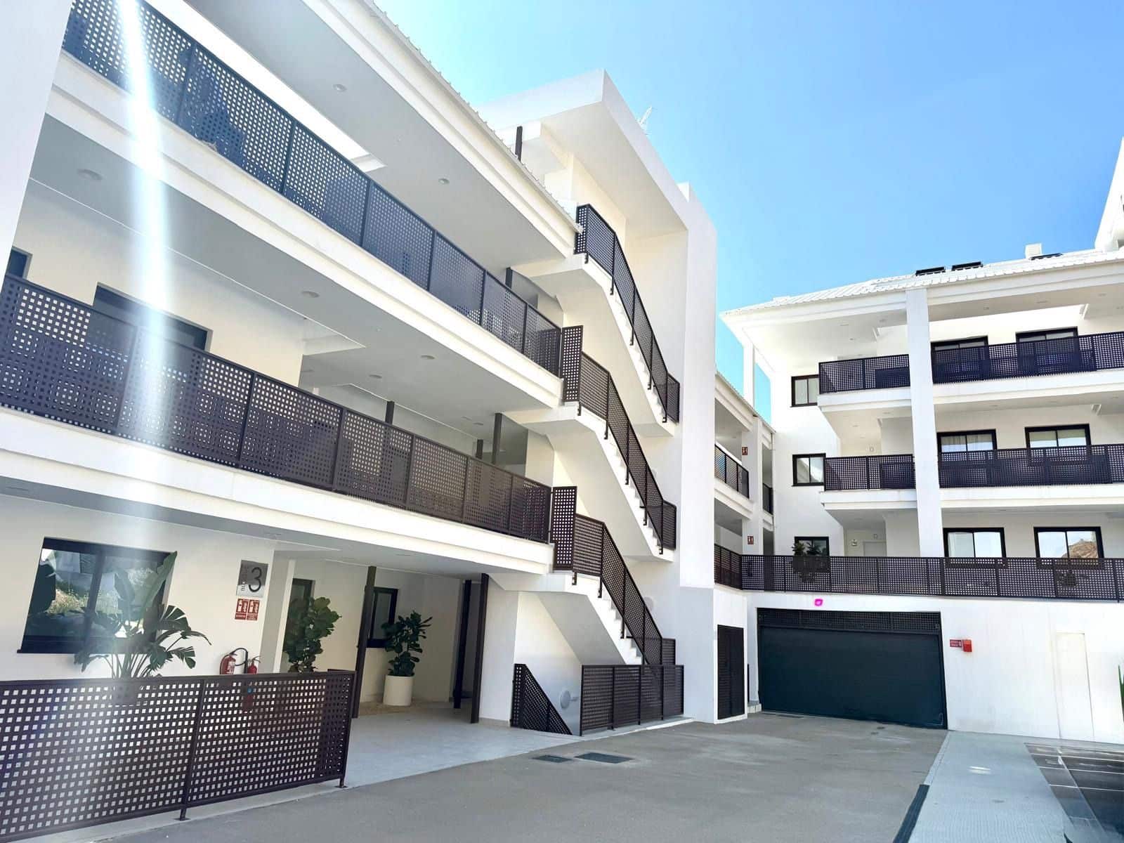 3 bedroom Flat for sale in Mijas with pool garage - € 549,000 (Ref: 9827459)