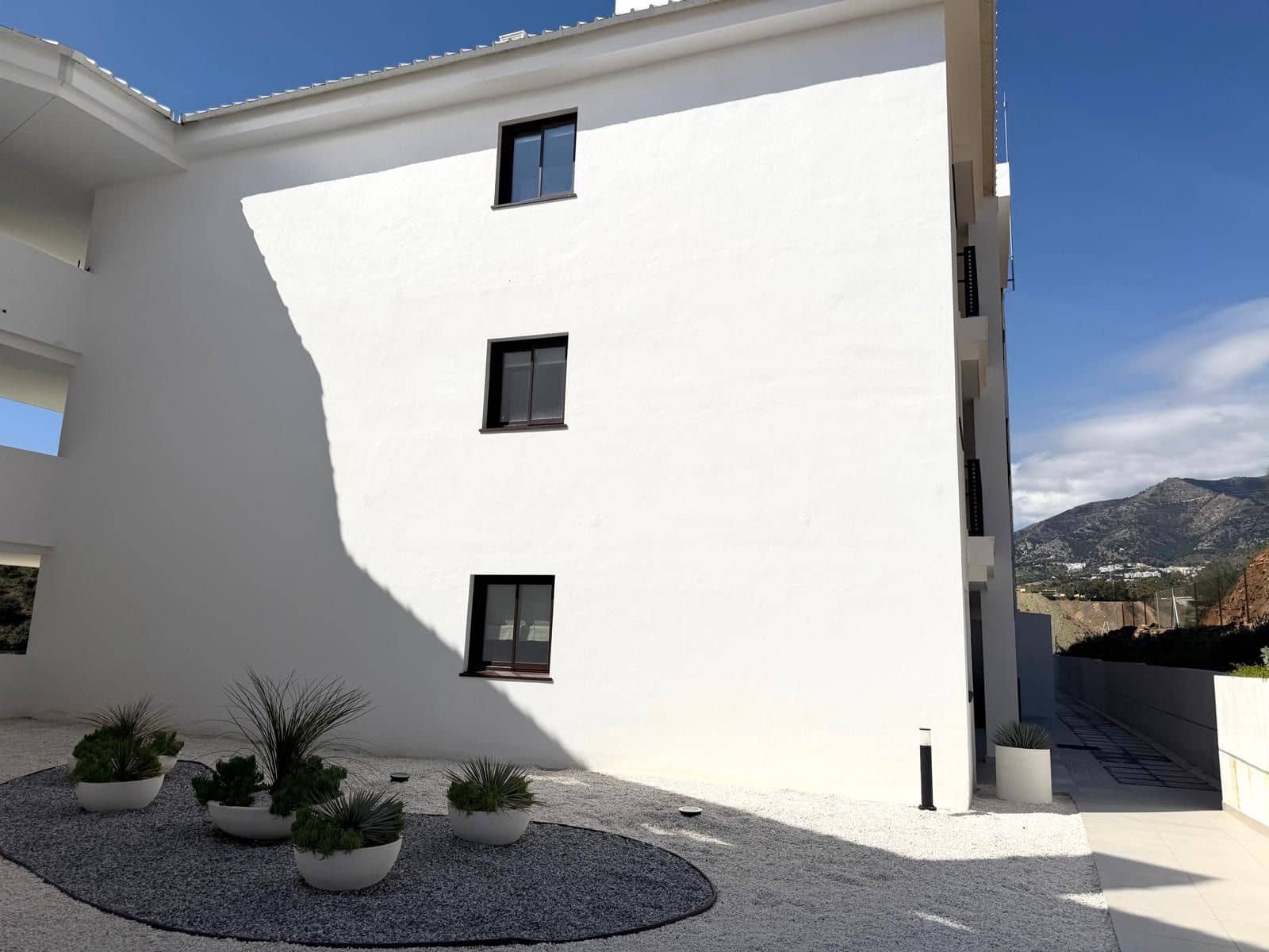 2 bedroom Flat for sale in Mijas with pool garage - € 499,000 (Ref: 9827460)