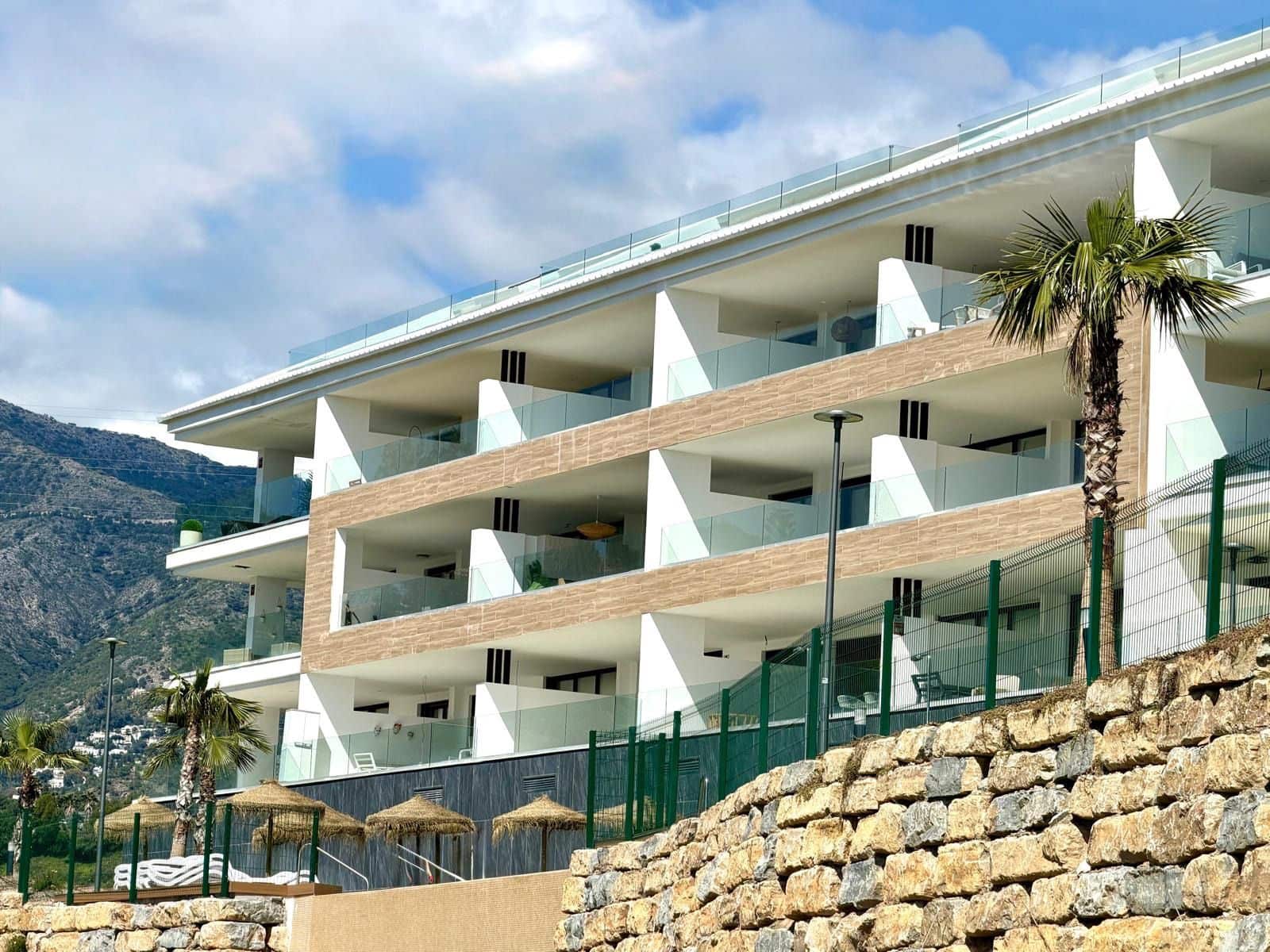 2 bedroom Flat for sale in Mijas with pool garage - € 499,000 (Ref: 9827460)