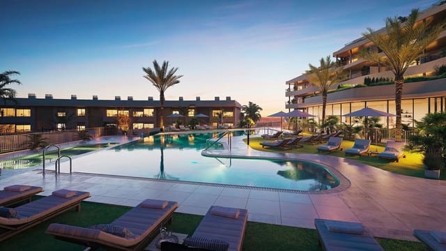 1 bedroom Flat for sale in Torreblanca, Fuengirola with pool garage - € 499,000 (Ref: 9827461)
