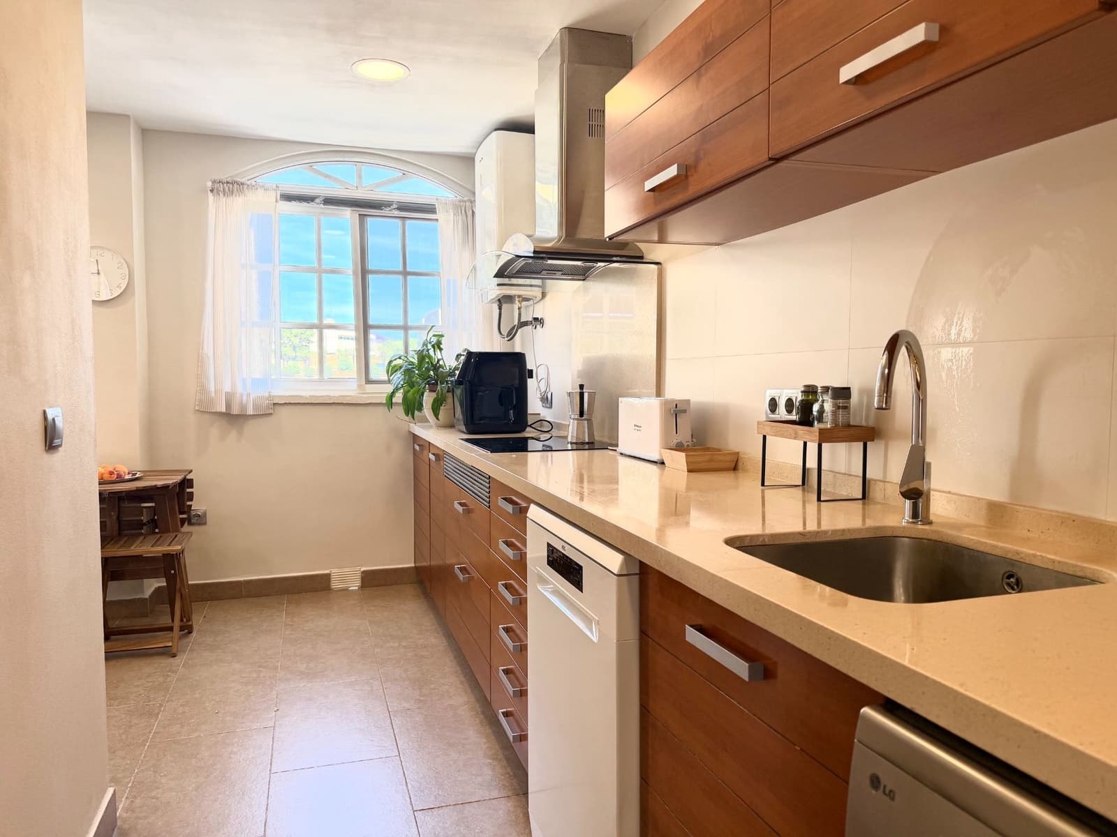 1 bedroom Apartment for rent in Torremolinos with pool - € 1,400 (Ref: 9866653)