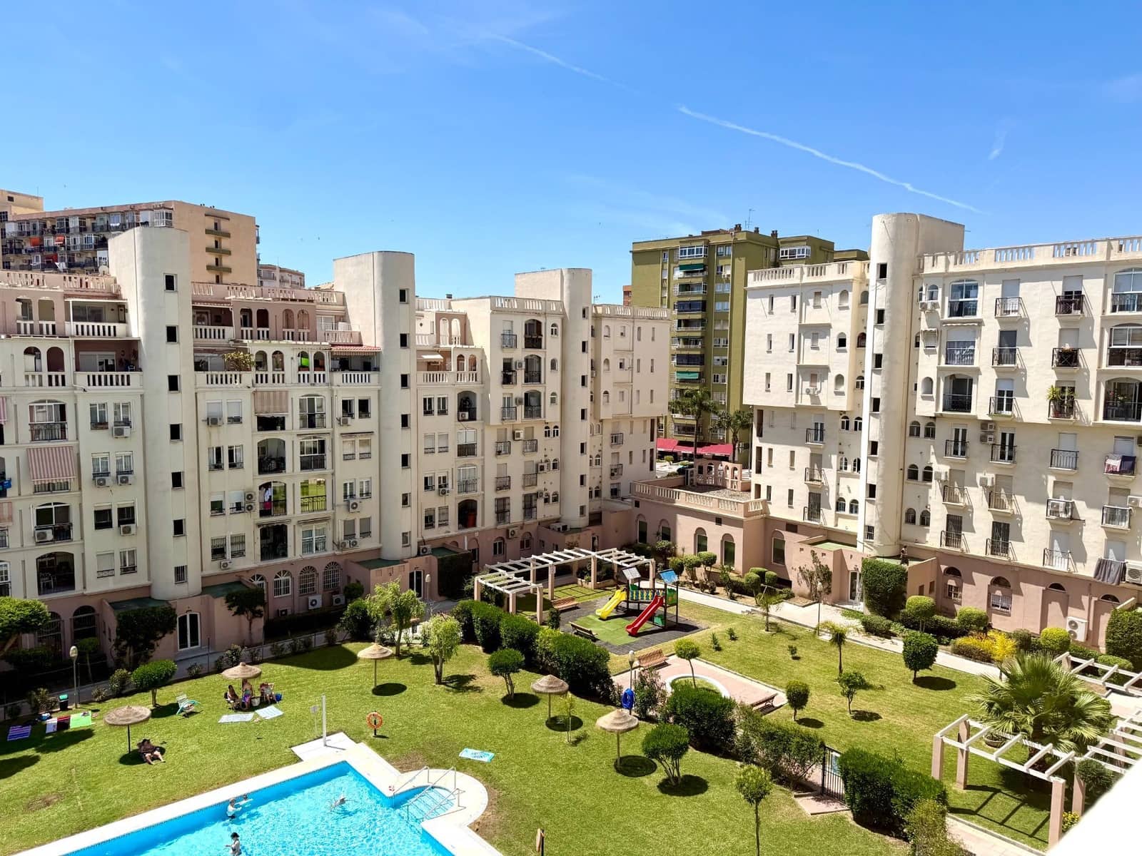 1 bedroom Apartment for rent in Torremolinos with pool - € 1,400 (Ref: 9866653)
