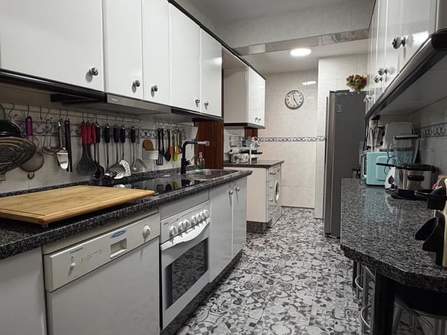 3 makuuhuone Asunto myytävänä paikassa Los Boliches , Fuengirola mukana uima-altaan 
autotalli - 329 900 € (Ref: 9868267)