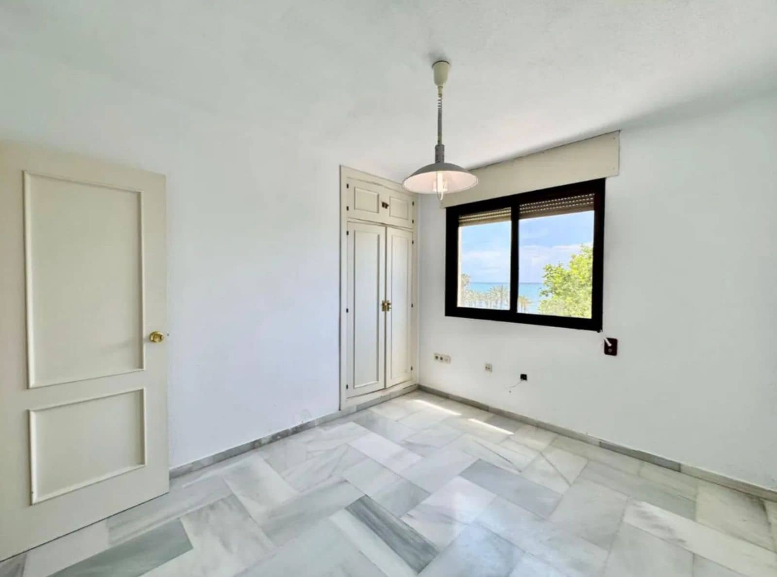 3 Zimmer Apartment zu verkaufen in Torremolinos mit Pool Garage - 745.000 € (Ref: 9893769)
