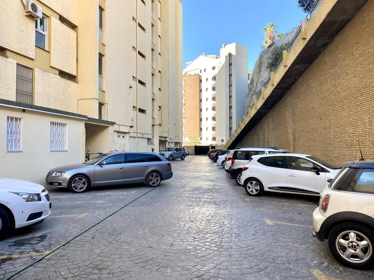 2 soverom Leilighet til leie i Fuengirola med garasje - € 1 650 (Ref: 9976824)