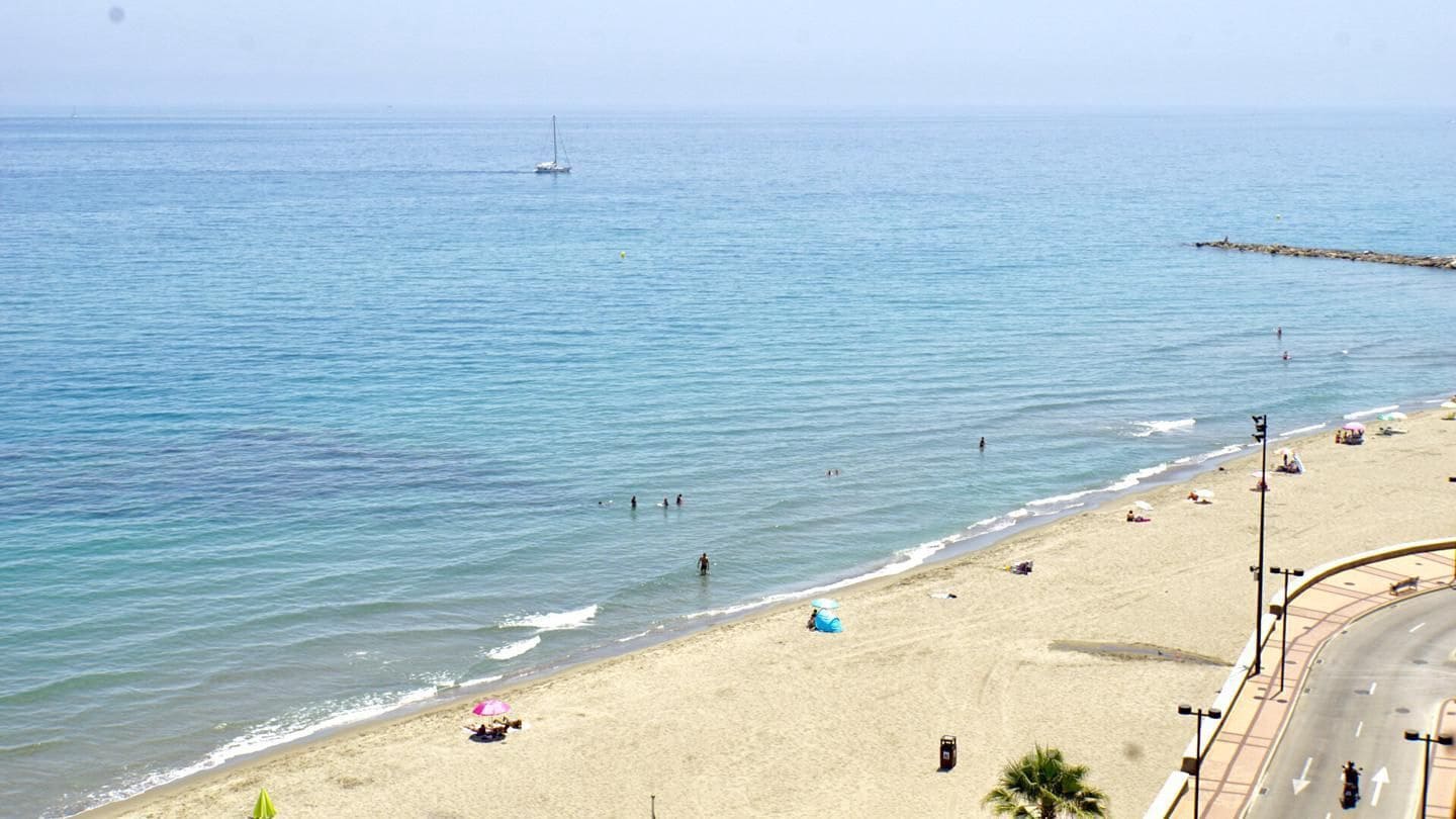 2 soverom Leilighet til leie i Fuengirola med garasje - € 1 650 (Ref: 9976824)