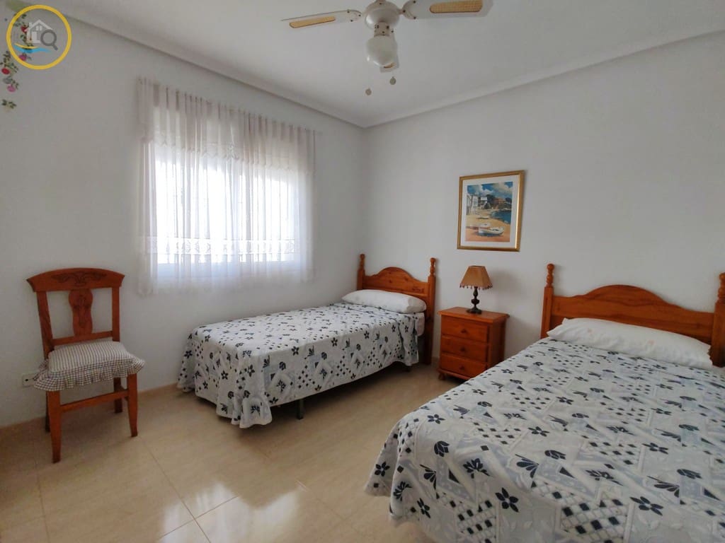 Chalet de 3 habitaciones en Pinar de Campoverde en venta con piscina garaje - 299.000 € (Ref: 10001036)