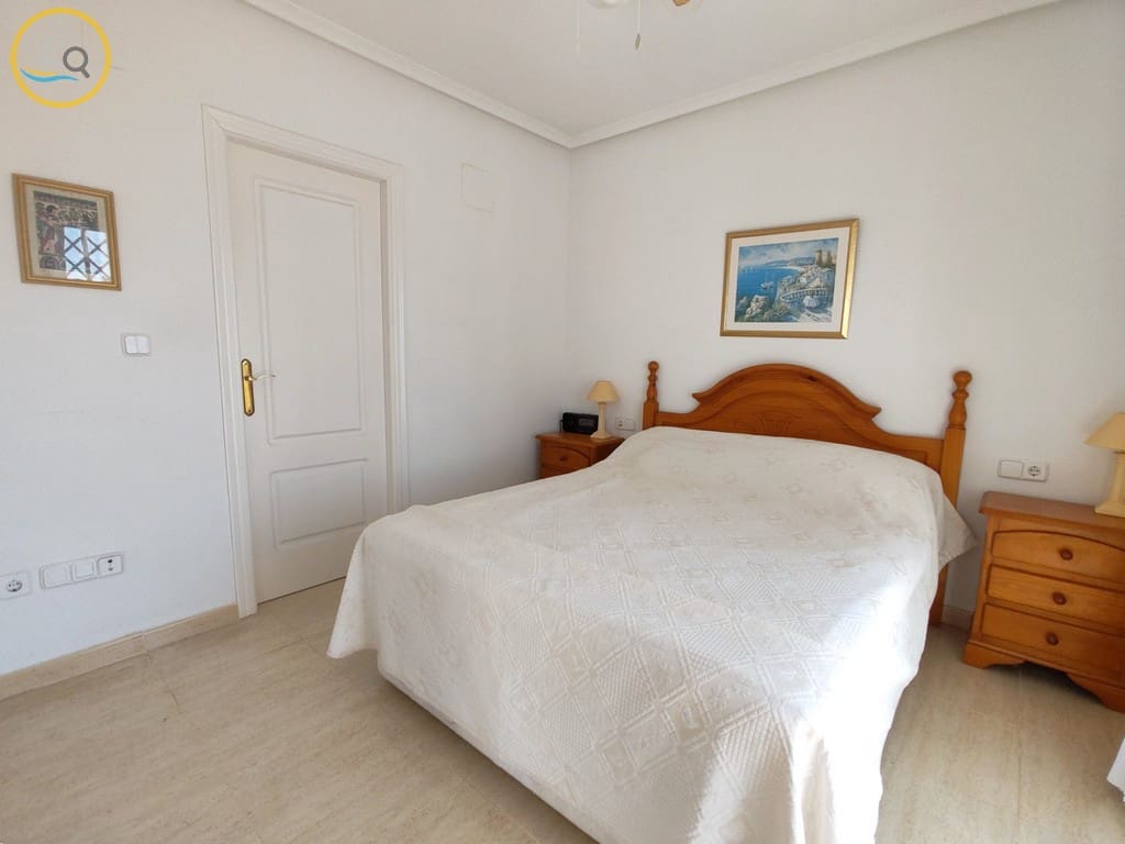 Chalet de 3 habitaciones en Pinar de Campoverde en venta con piscina garaje - 299.000 € (Ref: 10001036)