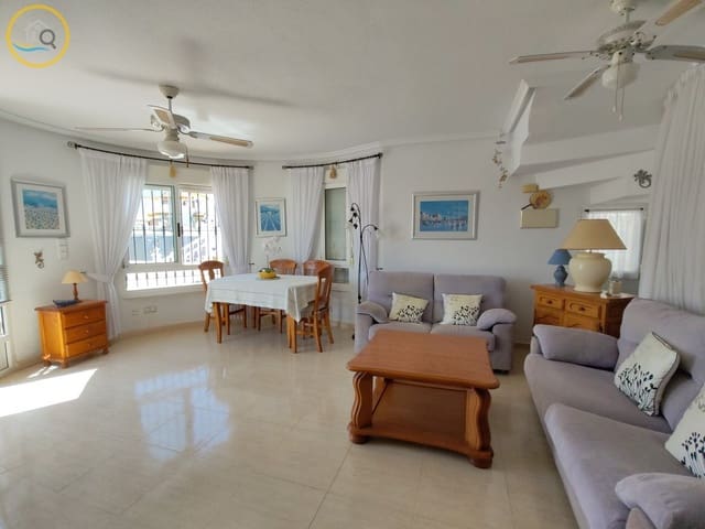 Chalet de 3 habitaciones en Pinar de Campoverde, Pilar de la Horadada en venta con piscina garaje - 299.000 € (Ref: 10001036)