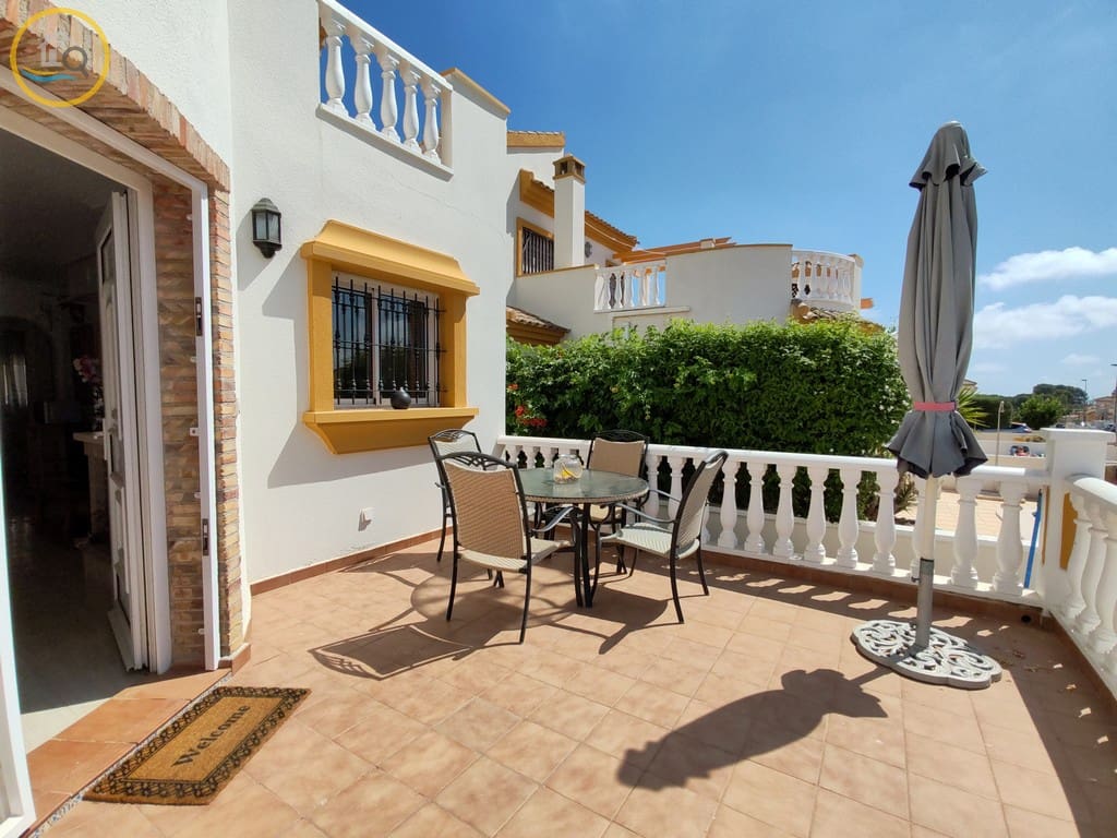Chalet de 3 habitaciones en Pinar de Campoverde en venta con piscina garaje - 299.000 € (Ref: 10001036)