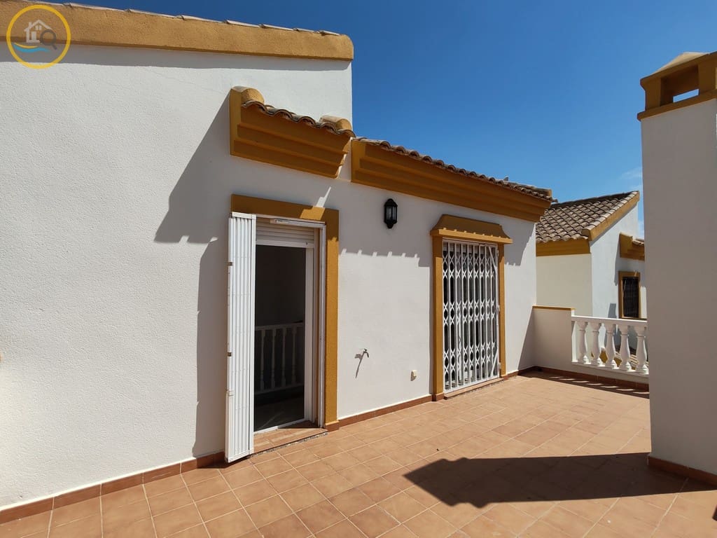 Chalet de 3 habitaciones en Pinar de Campoverde en venta con piscina garaje - 299.000 € (Ref: 10001036)