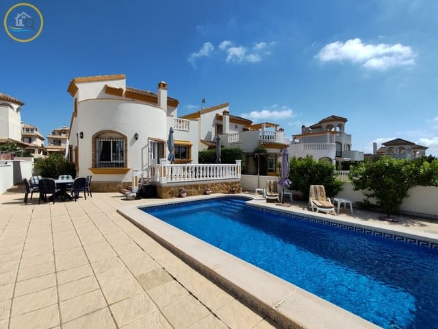 Chalet de 3 habitaciones en Pinar de Campoverde, Pilar de la Horadada en venta con piscina garaje - 299.000 € (Ref: 10001036)