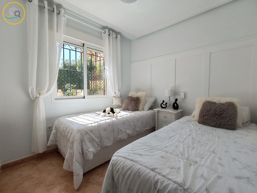 3 soveværelse Villa til salg i Pinar de Campoverde med swimmingpool garage - € 290.000 (Ref: 10117500)