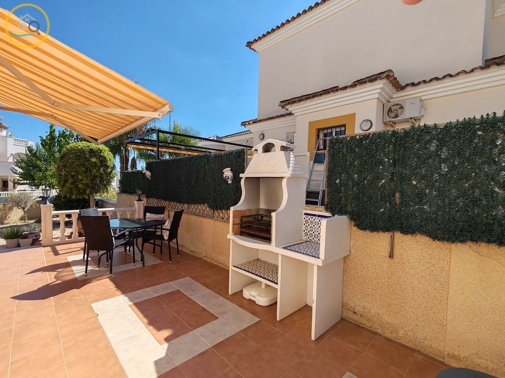 3 soveværelse Villa til salg i Pinar de Campoverde med swimmingpool garage - € 290.000 (Ref: 10117500)