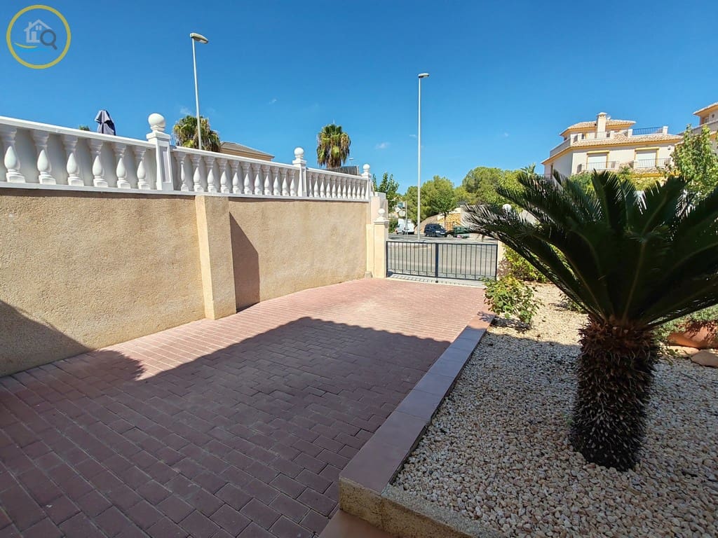 3 soveværelse Villa til salg i Pinar de Campoverde med swimmingpool garage - € 290.000 (Ref: 10117500)