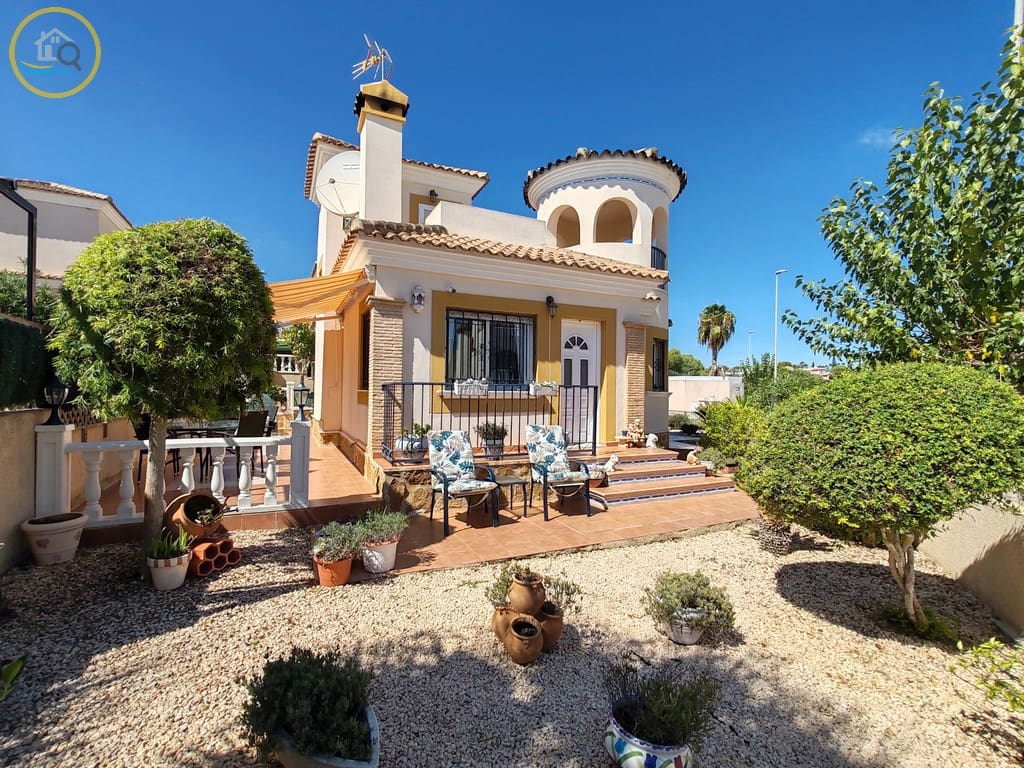 3 soveværelse Villa til salg i Pinar de Campoverde med swimmingpool garage - € 290.000 (Ref: 10117500)
