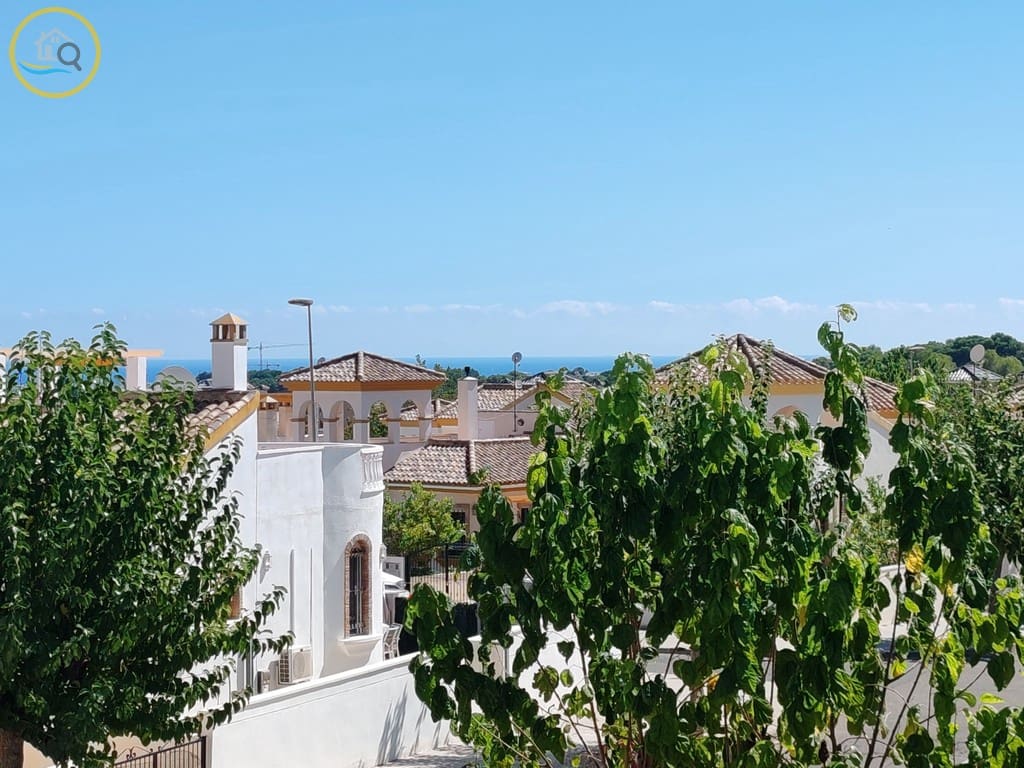 3 soveværelse Villa til salg i Pinar de Campoverde med swimmingpool garage - € 290.000 (Ref: 10117500)