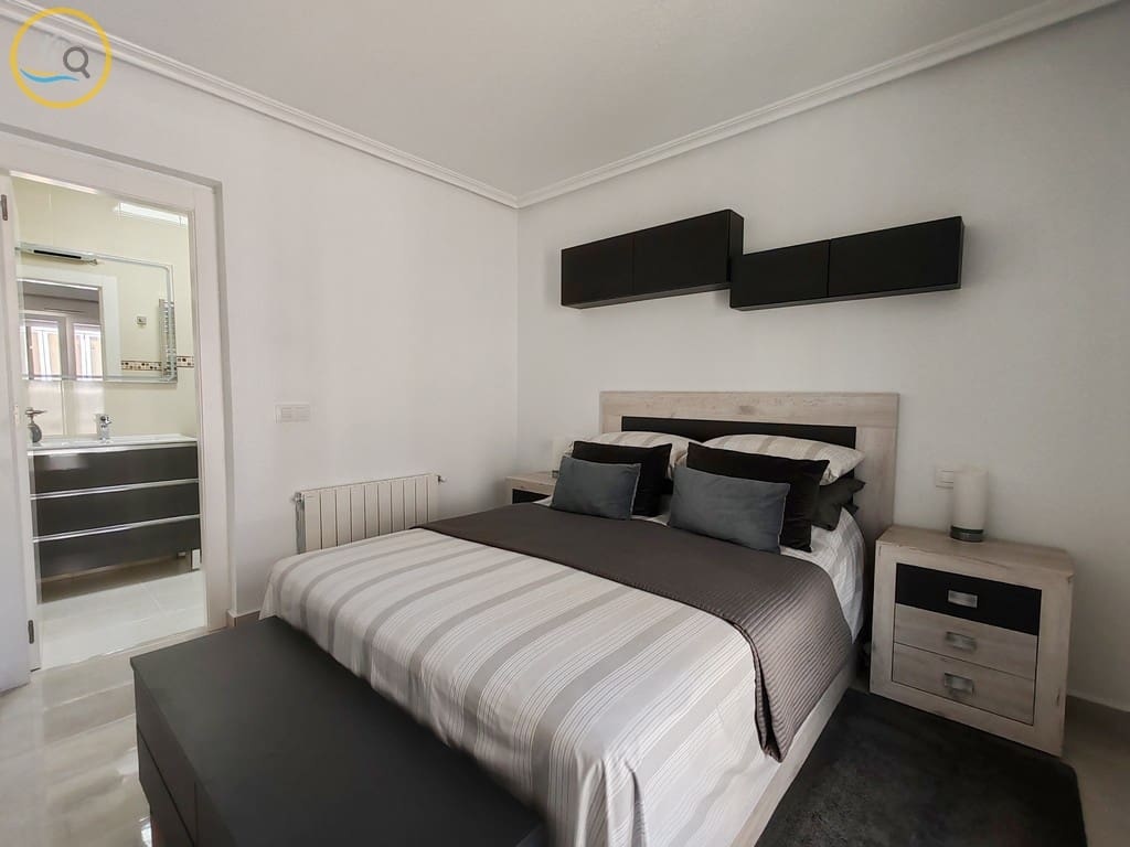 4 slaapkamer Villa te koop in Pinar de Campoverde met zwembad garage - € 305.000 (Ref: 10130284)