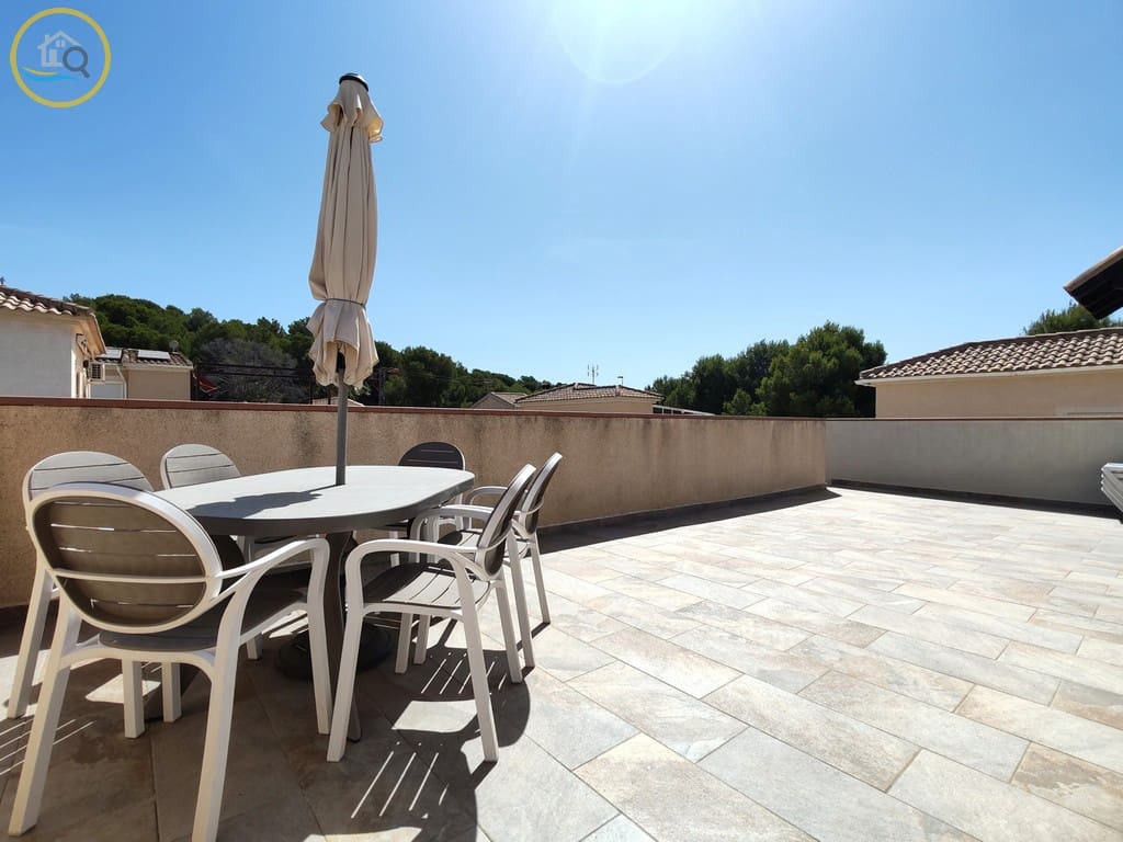 4 slaapkamer Villa te koop in Pinar de Campoverde met zwembad garage - € 305.000 (Ref: 10130284)