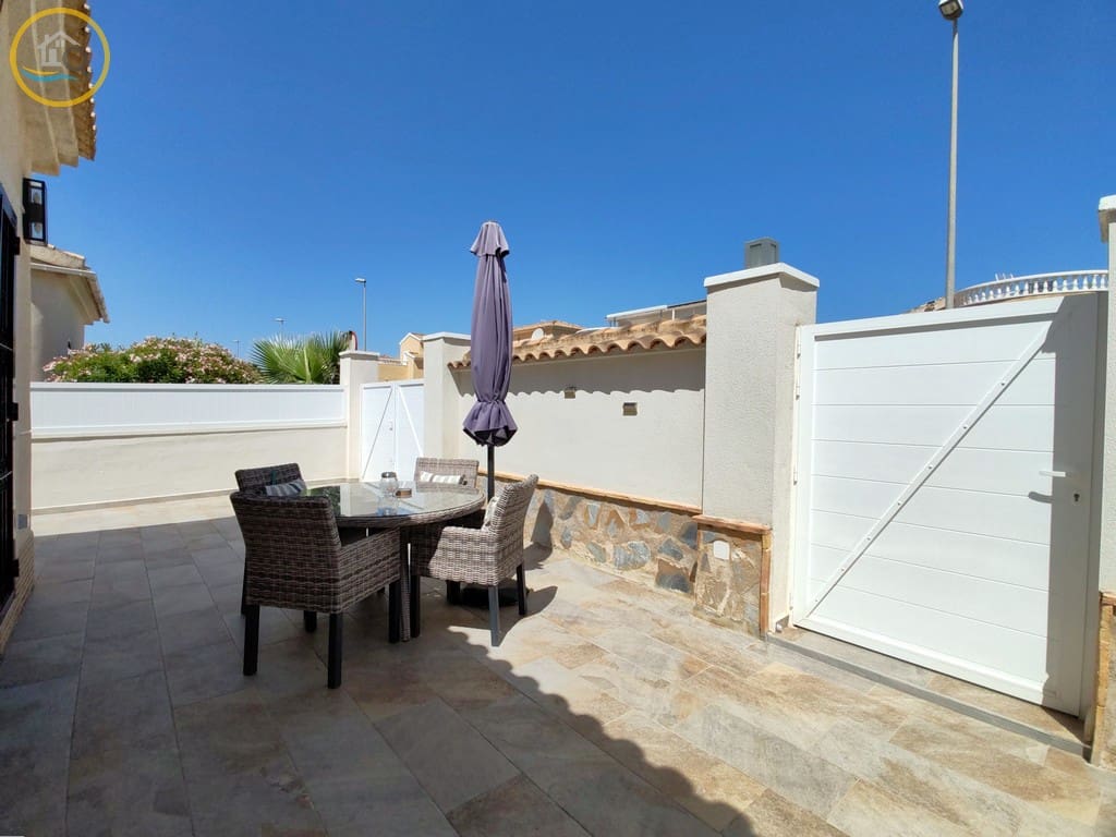 4 slaapkamer Villa te koop in Pinar de Campoverde met zwembad garage - € 305.000 (Ref: 10130284)