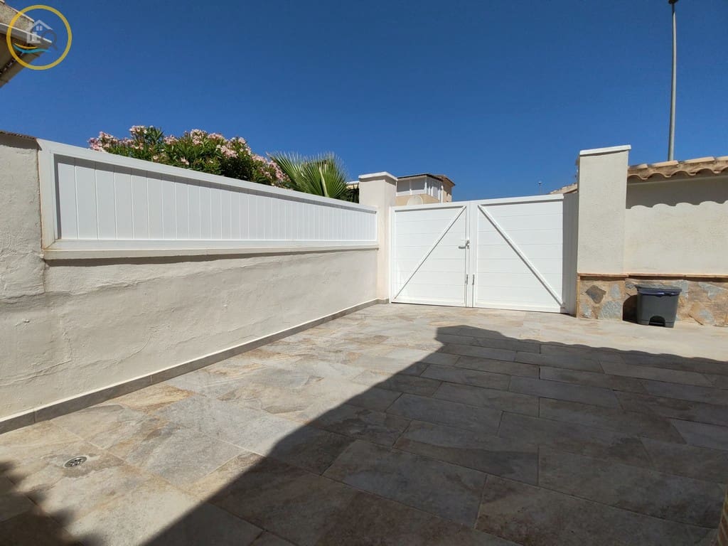 4 slaapkamer Villa te koop in Pinar de Campoverde met zwembad garage - € 305.000 (Ref: 10130284)