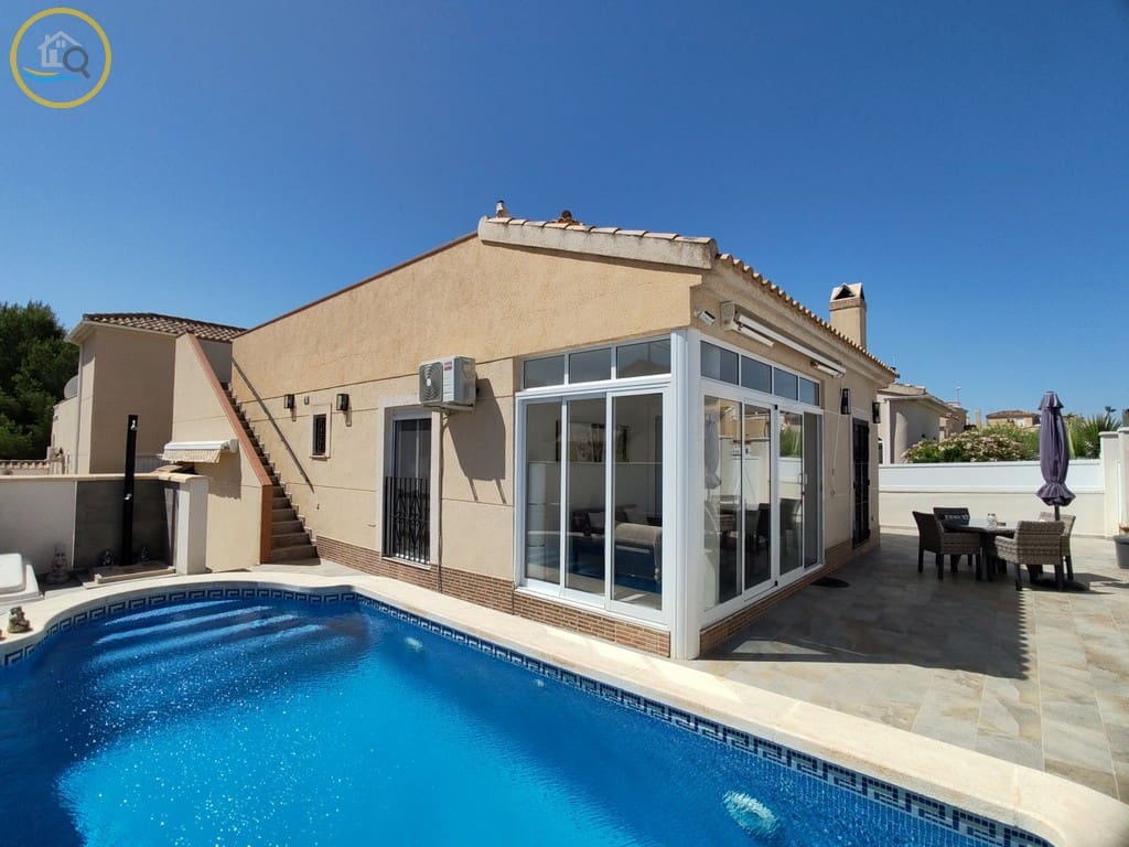 4 slaapkamer Villa te koop in Pinar de Campoverde met zwembad garage - € 305.000 (Ref: 10130284)