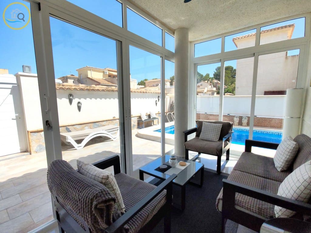4 slaapkamer Villa te koop in Pinar de Campoverde met zwembad garage - € 305.000 (Ref: 10130284)