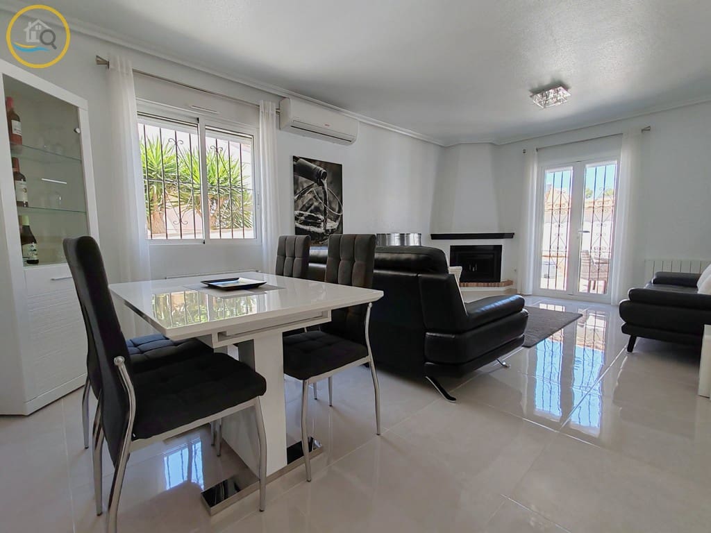 4 slaapkamer Villa te koop in Pinar de Campoverde met zwembad garage - € 305.000 (Ref: 10130284)