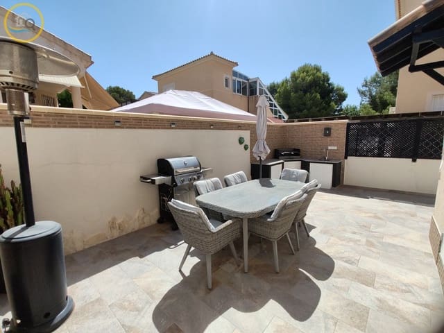 4 slaapkamer Villa te koop in Pinar de Campoverde, Pilar de la Horadada met zwembad garage - € 305.000 (Ref: 10130284)