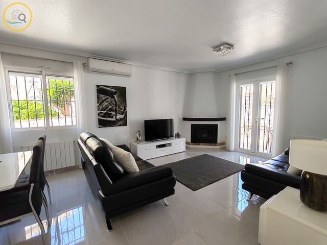 4 slaapkamer Villa te koop in Pinar de Campoverde, Pilar de la Horadada met zwembad garage - € 305.000 (Ref: 10130284)