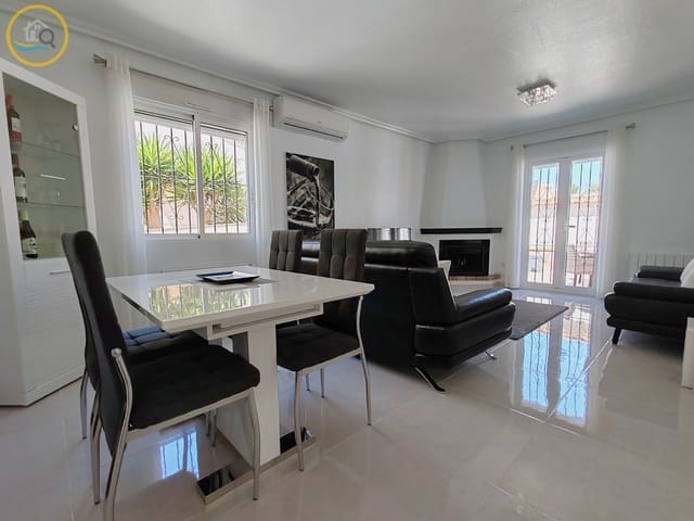 4 slaapkamer Villa te koop in Pinar de Campoverde, Pilar de la Horadada met zwembad garage - € 305.000 (Ref: 10130284)