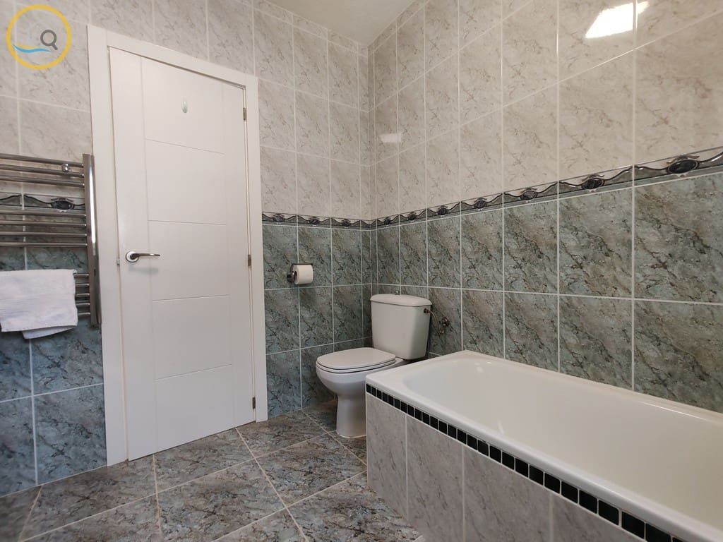 3 soverom Villa til salgs i Pinar de Campoverde med svømmebasseng garasje - € 450 000 (Ref: 10163490)