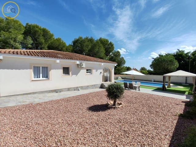 3 slaapkamer Villa te koop in Pinar de Campoverde, Pilar de la Horadada met zwembad garage - € 450.000 (Ref: 10163490)