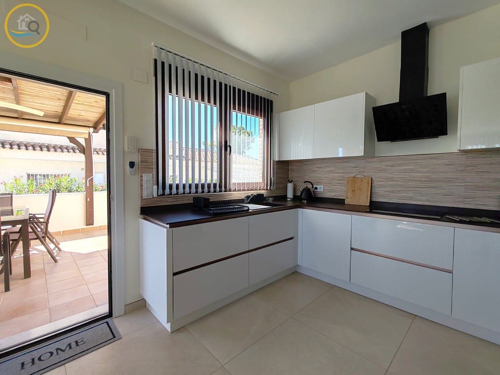 4 soveværelse Villa til salg i Pinar de Campoverde med swimmingpool - € 650.000 (Ref: 10163493)