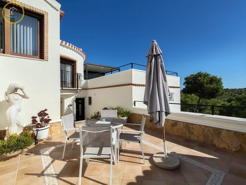 4 soveværelse Villa til salg i Pinar de Campoverde med swimmingpool - € 650.000 (Ref: 10163493)