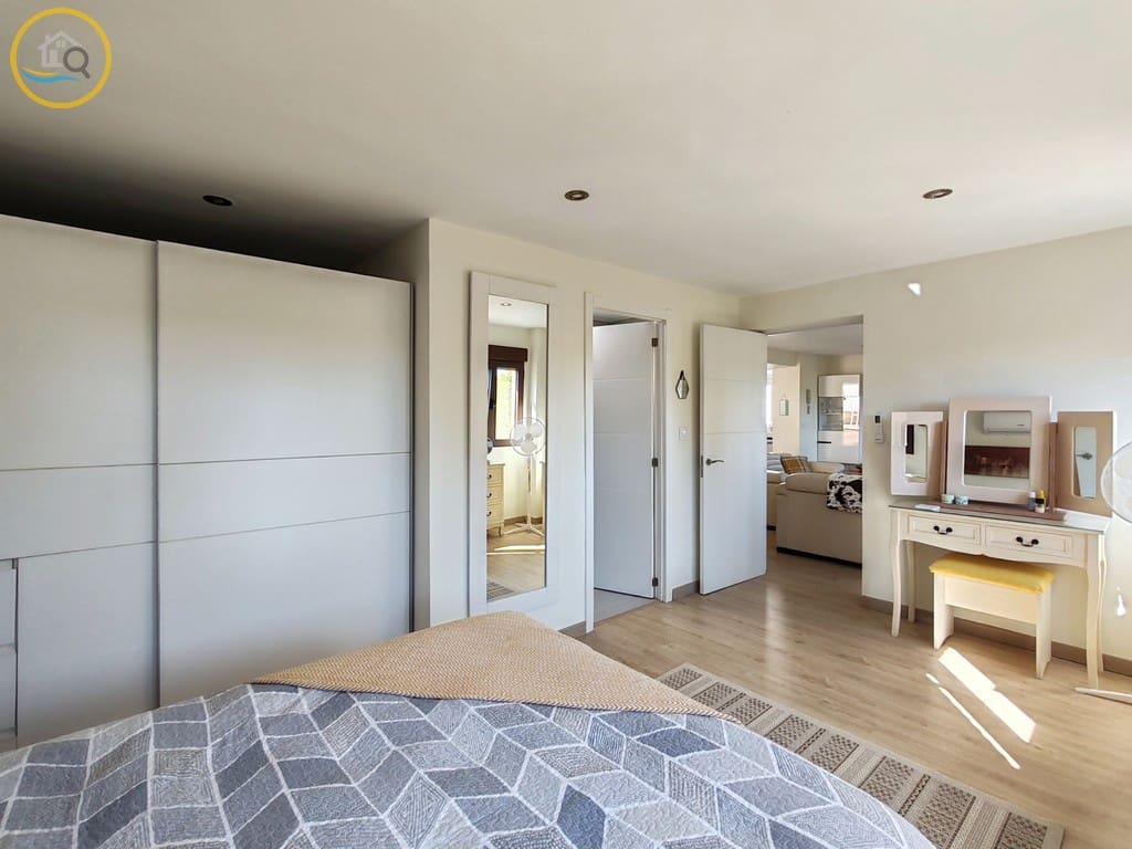 4 soveværelse Villa til salg i Pinar de Campoverde med swimmingpool - € 650.000 (Ref: 10163493)