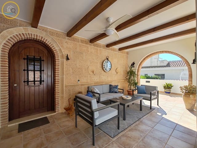 4 slaapkamer Villa te koop in Pinar de Campoverde, Pilar de la Horadada met zwembad - € 650.000 (Ref: 10163493)