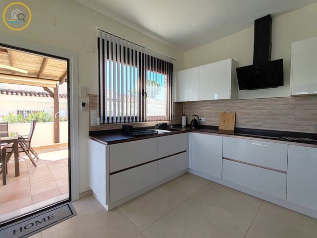 4 slaapkamer Villa te koop in Pinar de Campoverde, Pilar de la Horadada met zwembad - € 650.000 (Ref: 10163493)