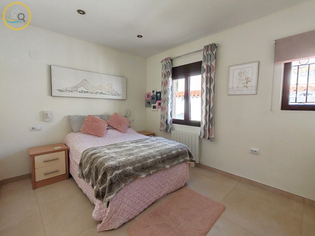 4 soveværelse Villa til salg i Pinar de Campoverde med swimmingpool - € 650.000 (Ref: 10163493)