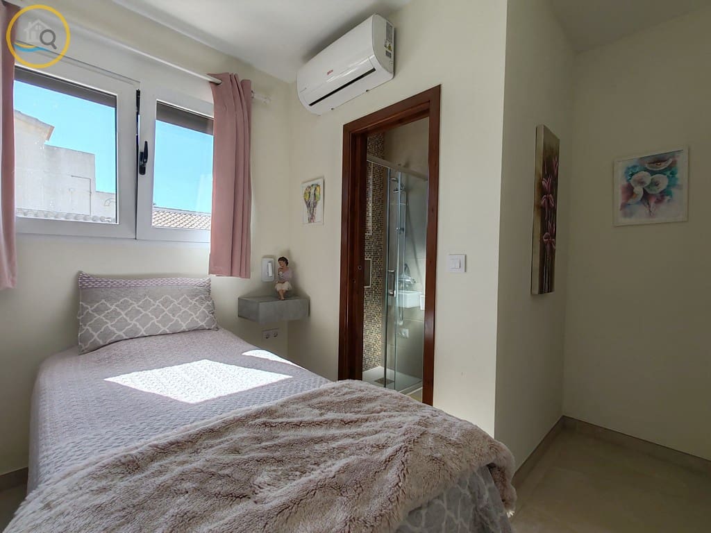 4 soveværelse Villa til salg i Pinar de Campoverde med swimmingpool - € 650.000 (Ref: 10163493)