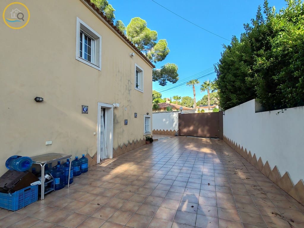 3 bedroom Villa for sale in Pinar de Campoverde with garage - € 345,000 (Ref: 10163504)
